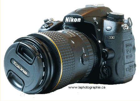 Photo d'un Nikon D7000 avec un objectif macro Tokina