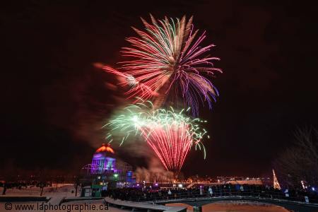 Photo de feu d'artifice pris dans le vieux port de Montréal